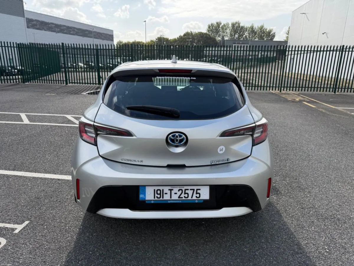 Toyota Corolla LUNA MODEL, PETROL / HYBRID, TOYOTA - Image 6