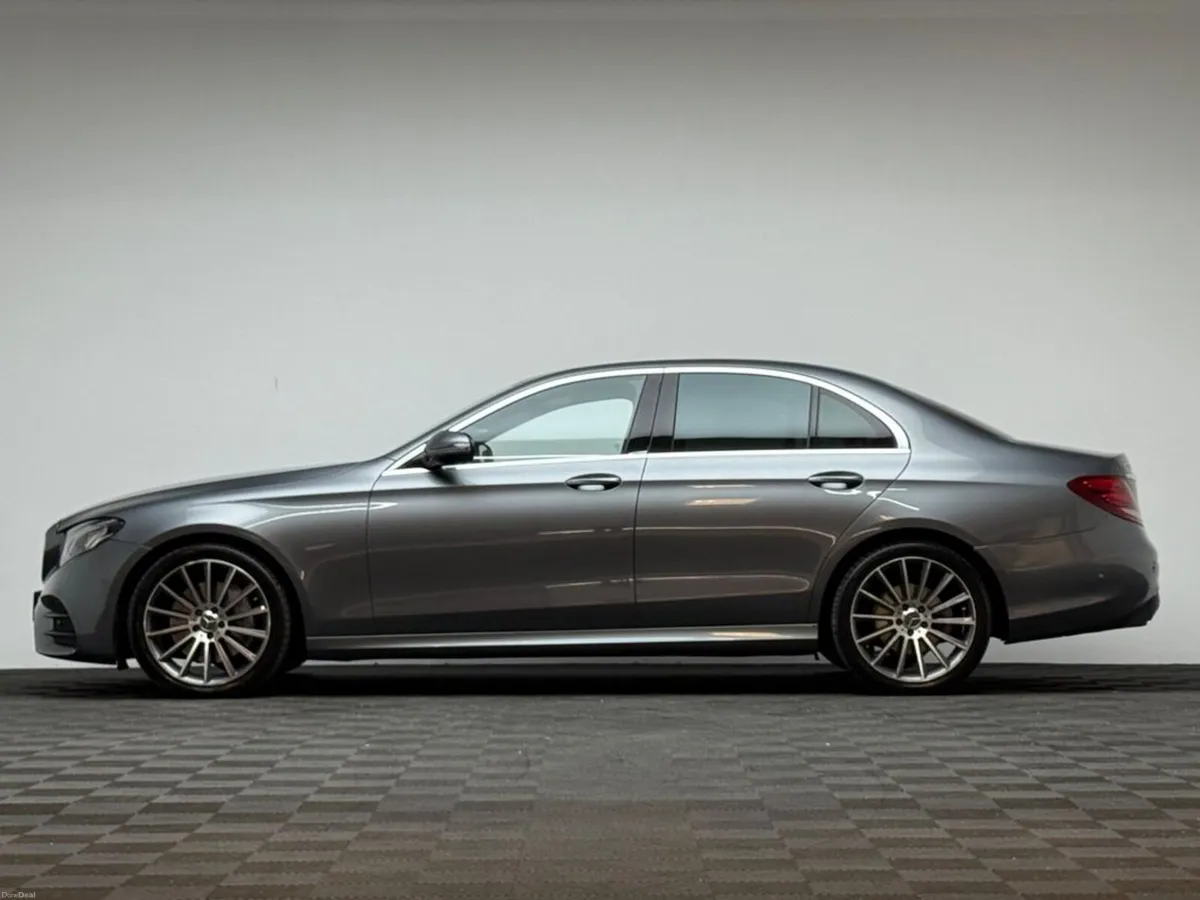 Mercedes-Benz E-Class E220D AMG LINE - Image 4