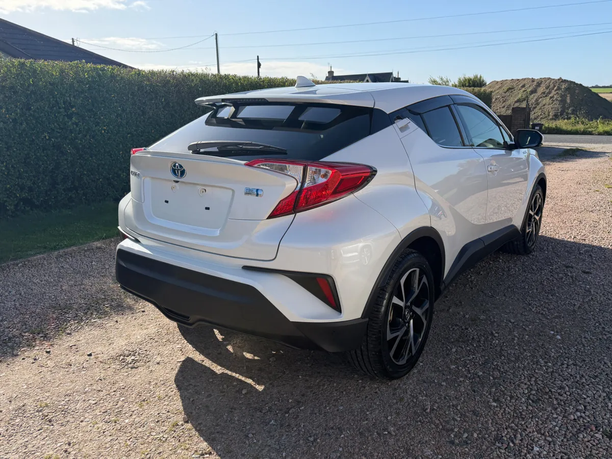 171 Toyota C-HR G spec Low Km (1.8 Hybrid) - Image 4