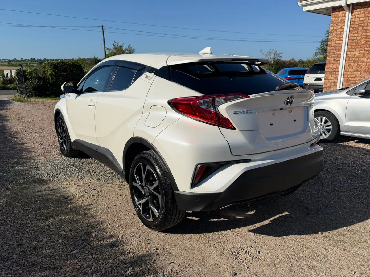 171 Toyota C-HR G spec Low Km (1.8 Hybrid) - Image 6