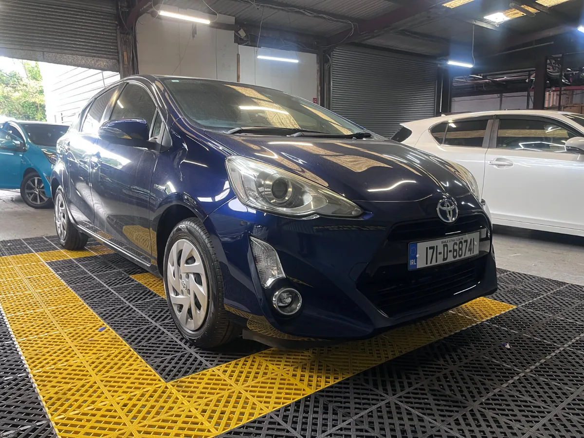 Toyota Aqua 2017 hybrid auto - Image 1