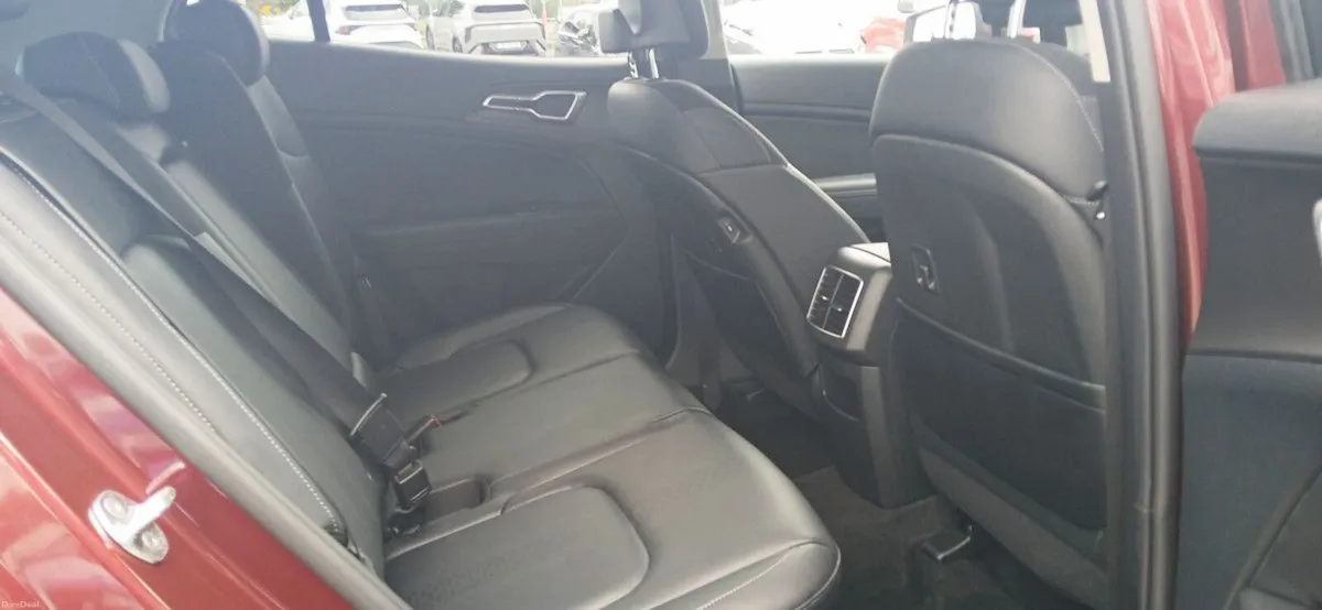 Kia Sportage K3 Diesel MHEV **REAR VIEW CAMERA, AP - Image 4