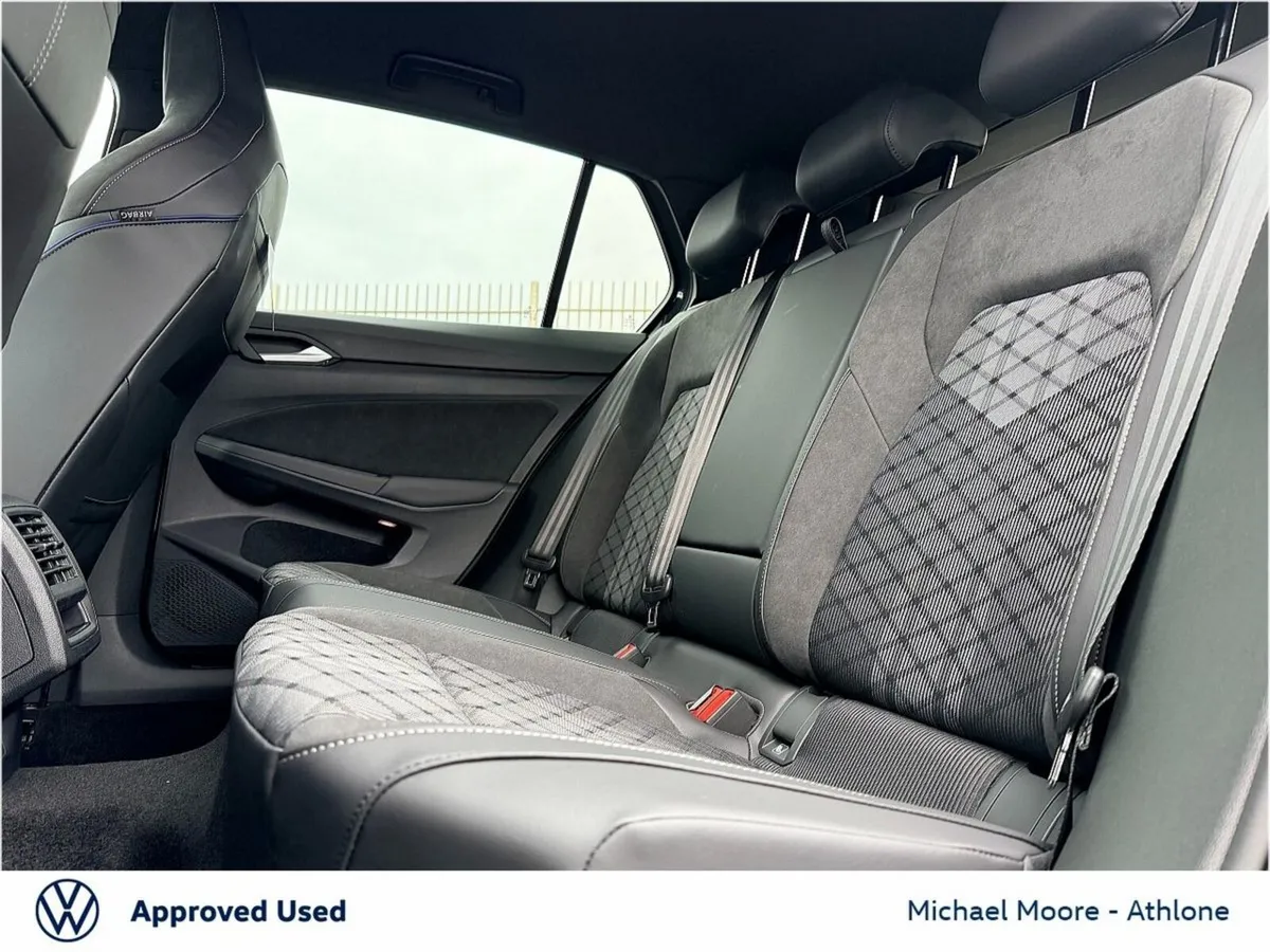 Volkswagen Golf GOLF R-LINE 2.0 TDI 150HP DSG - Image 6