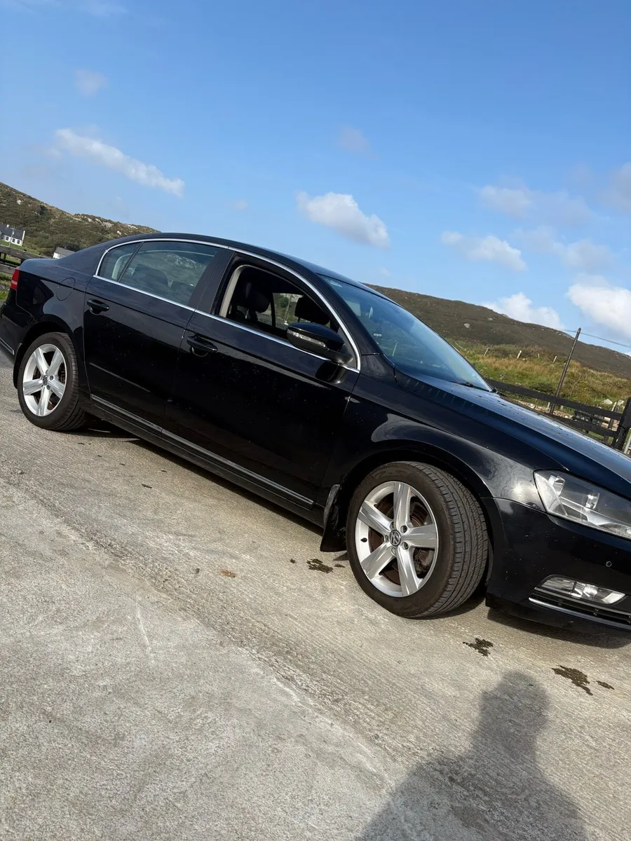 Volkswagen Passat - Image 1