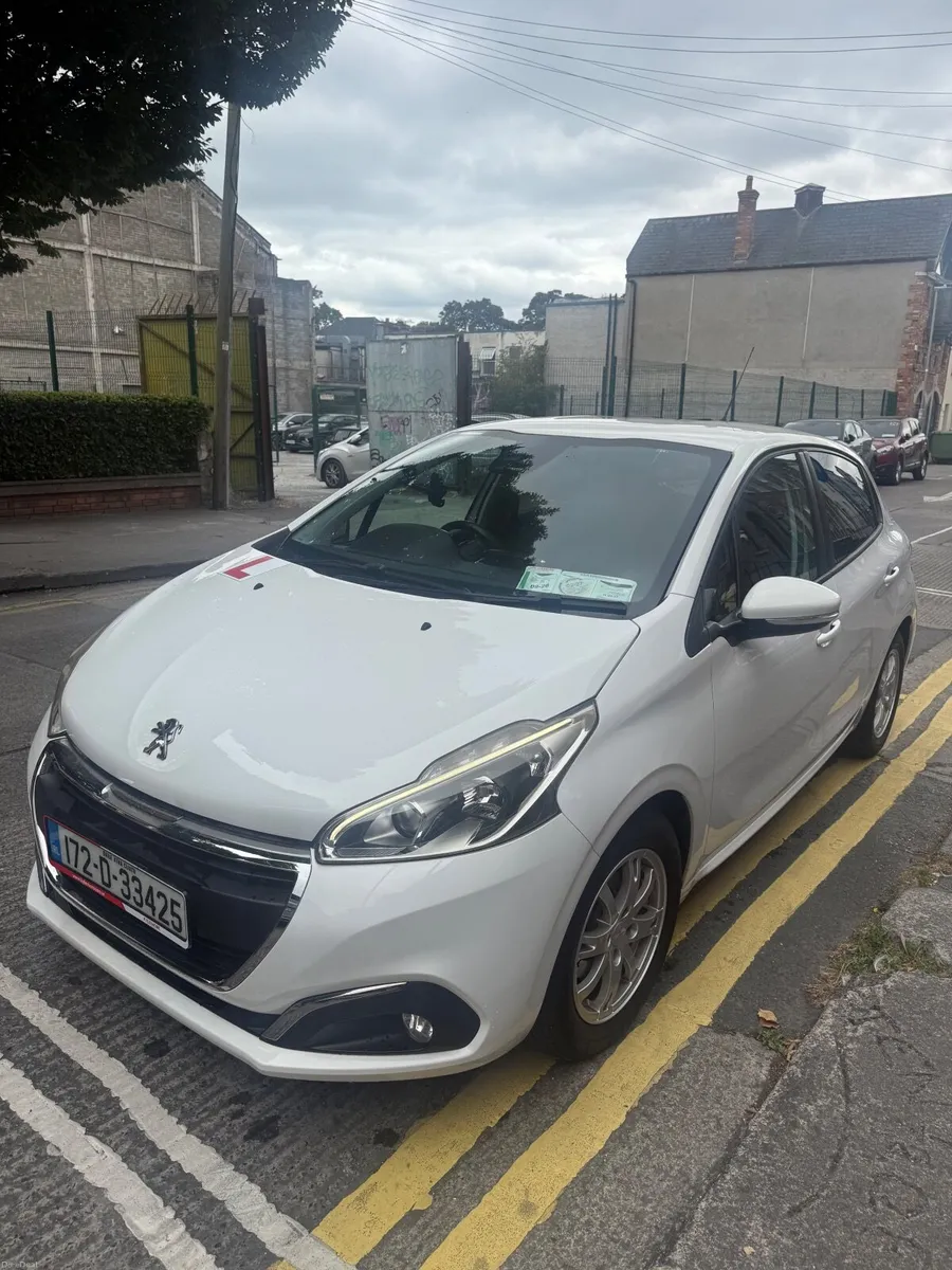 Peugeot 208 2017 - Image 1