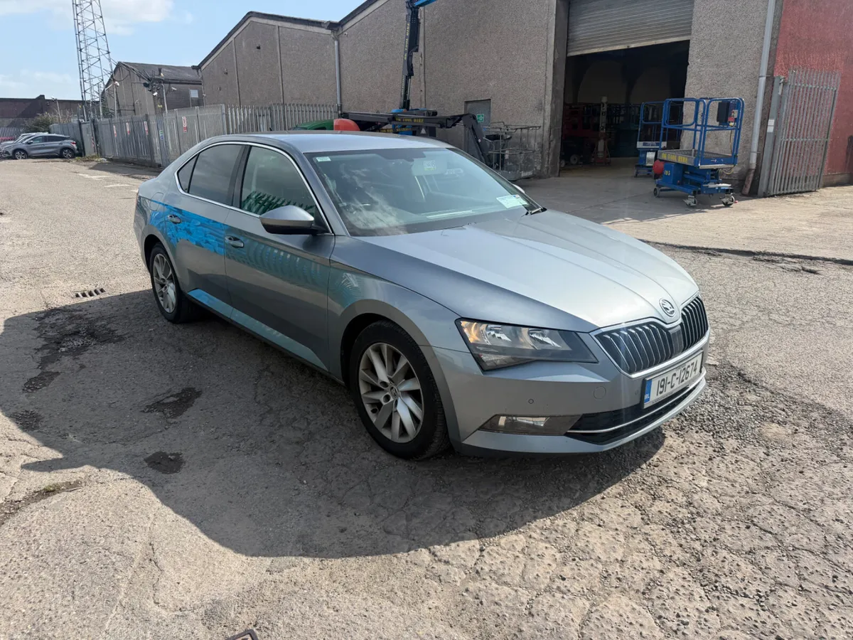Skoda Superb 2019 - Image 1