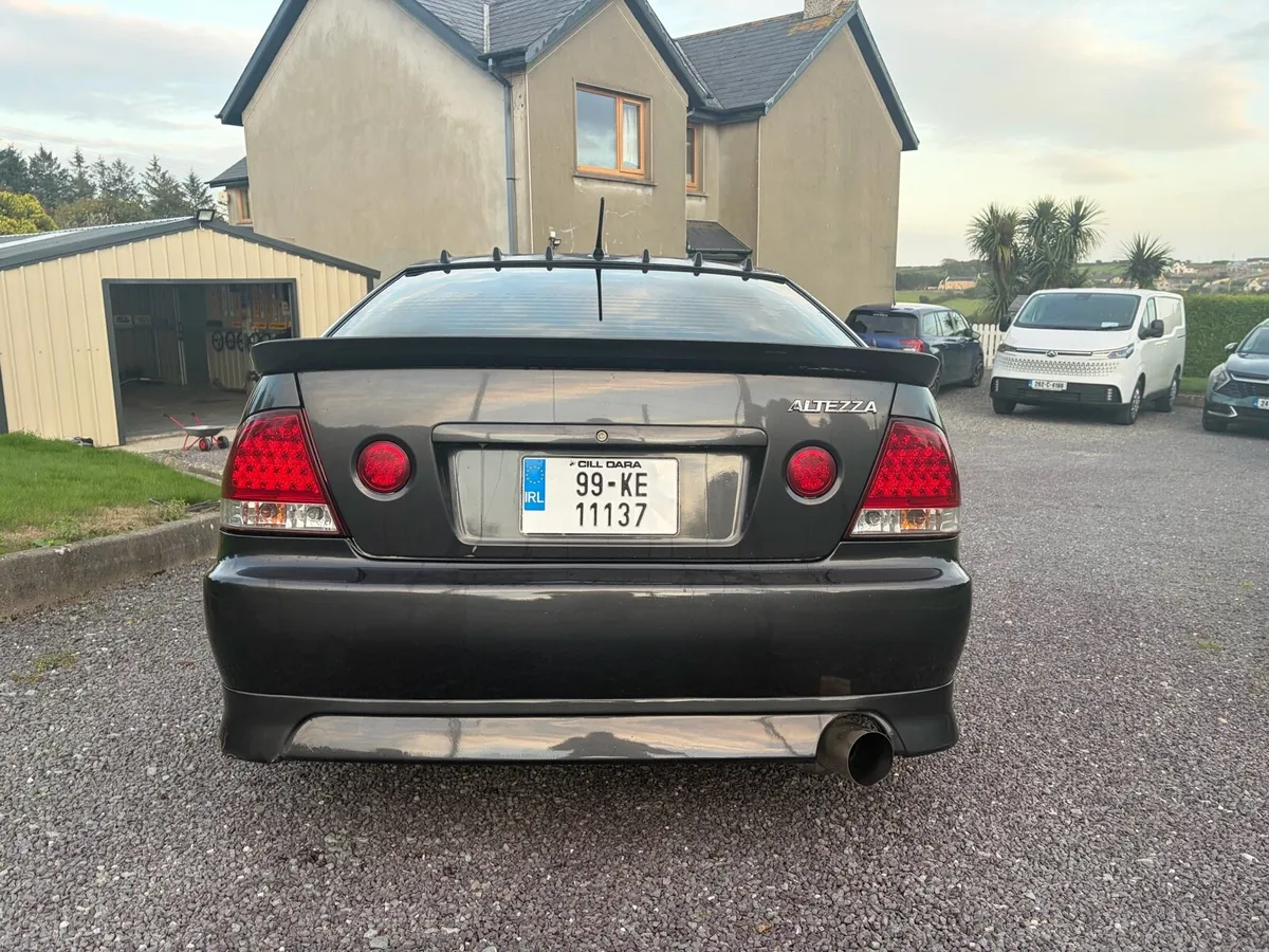 Toyota Altezza - Image 6