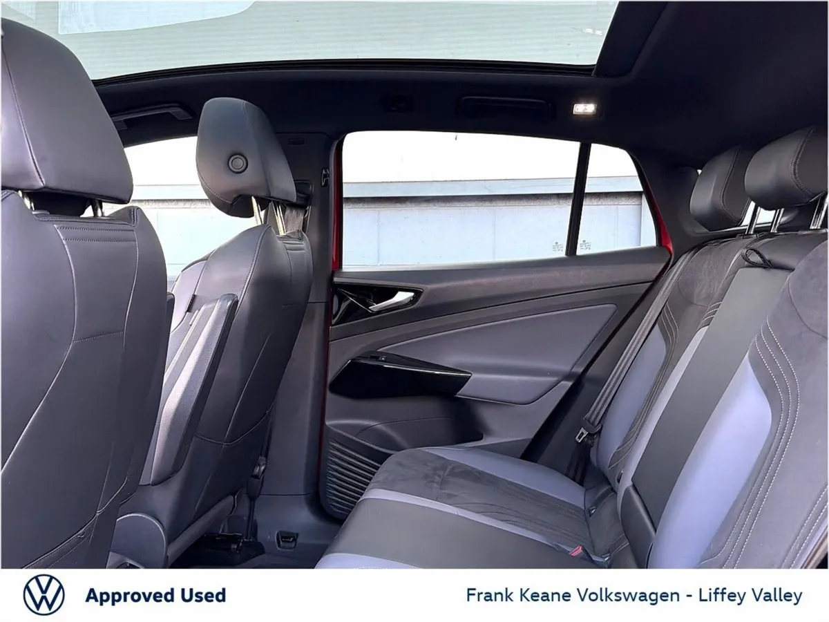 Volkswagen ID.5 77KWH FAMILY 204HP *KINGS RED META - Image 6