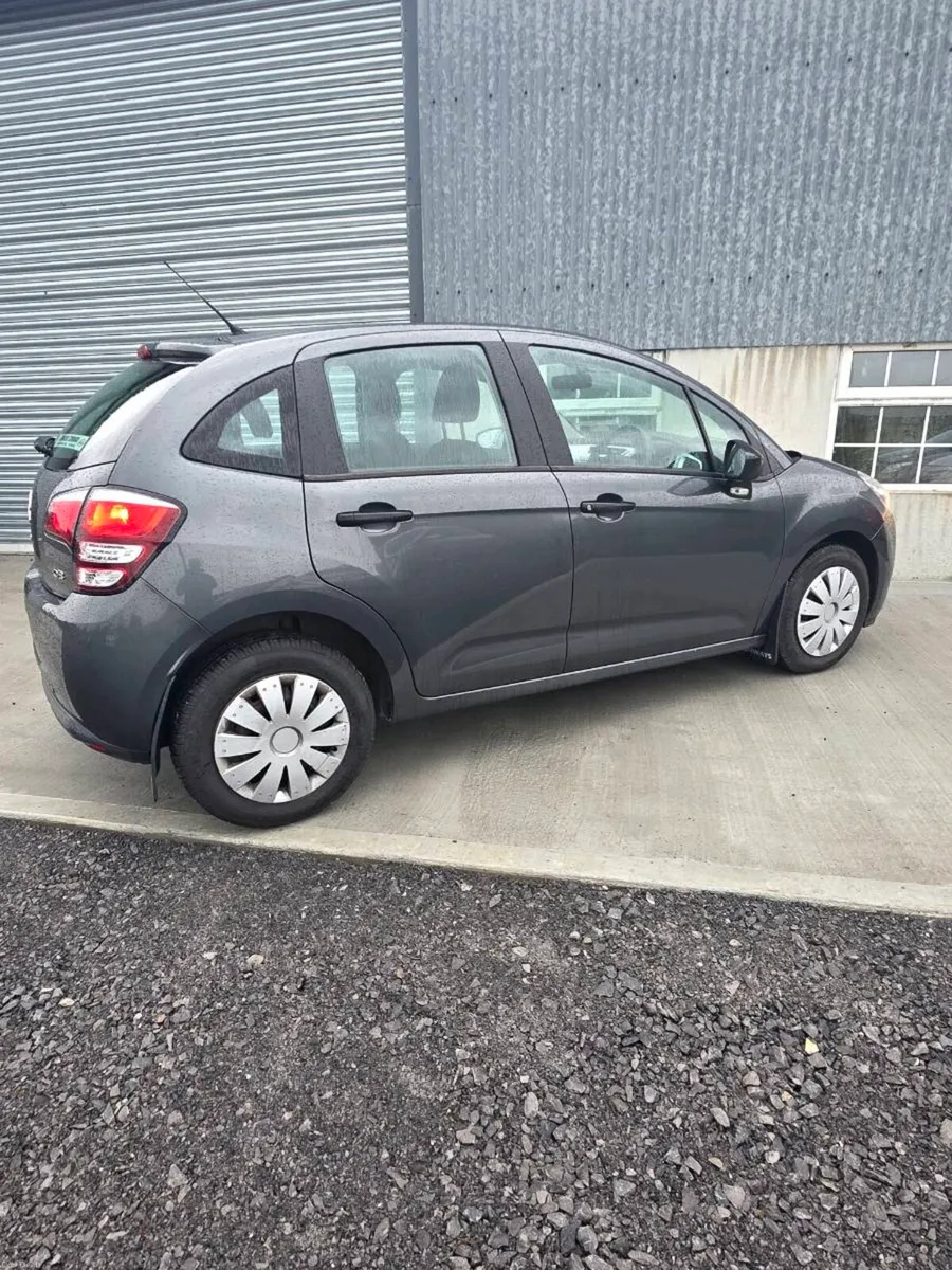 Car - Image 4
