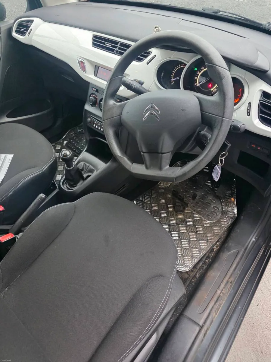 Car - Image 6
