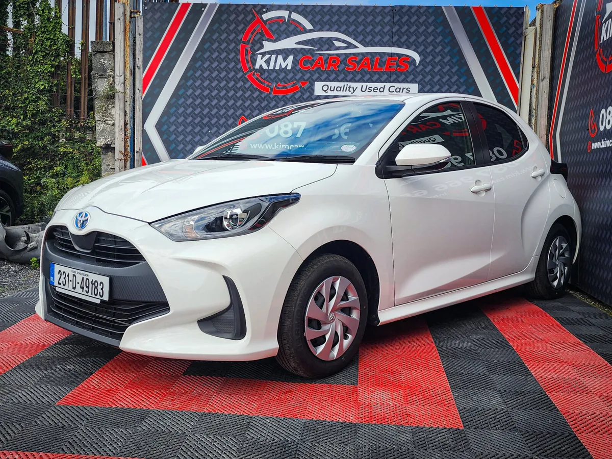 2023 Toyota Yaris - Image 4