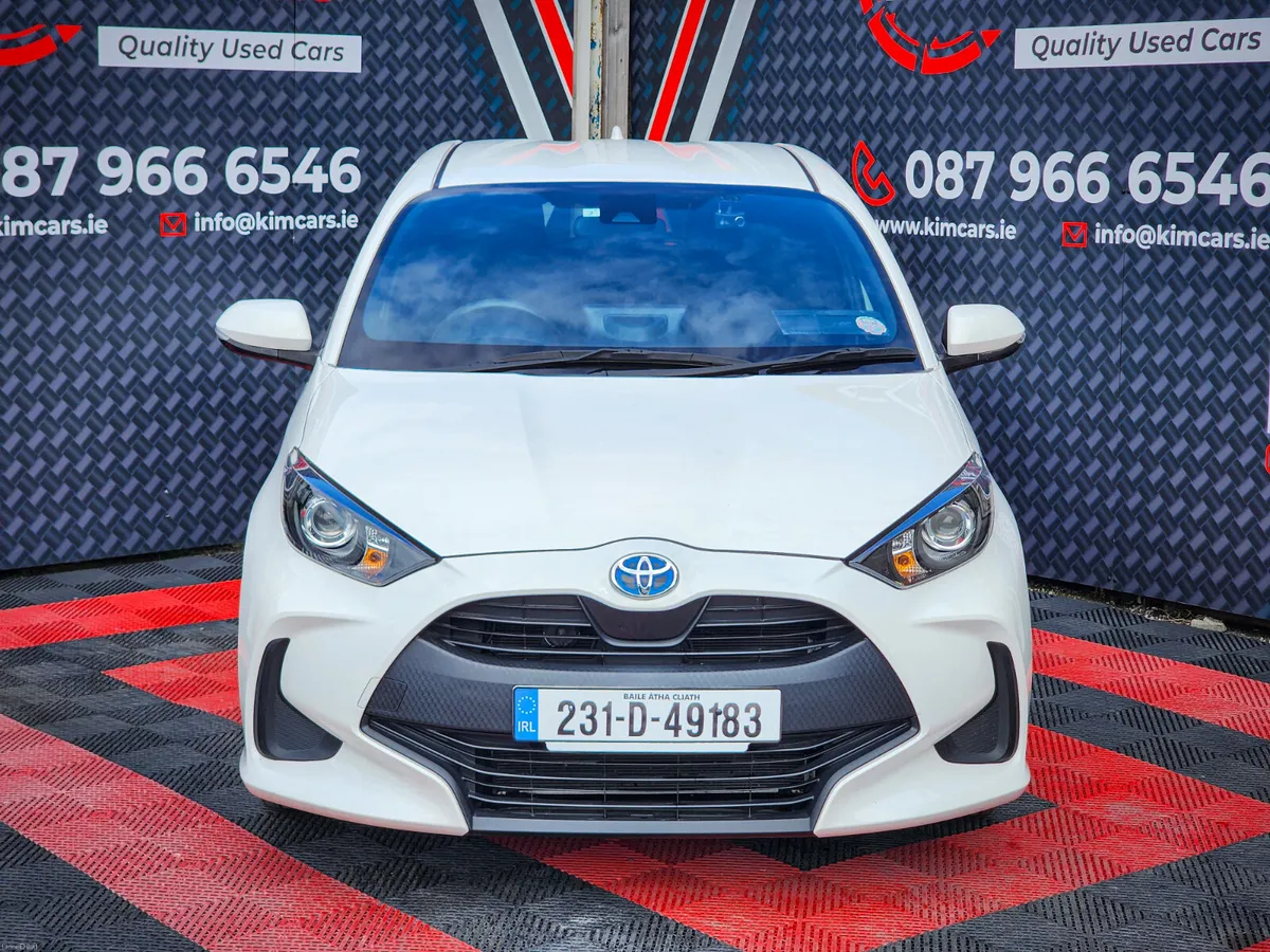 2023 Toyota Yaris - Image 6