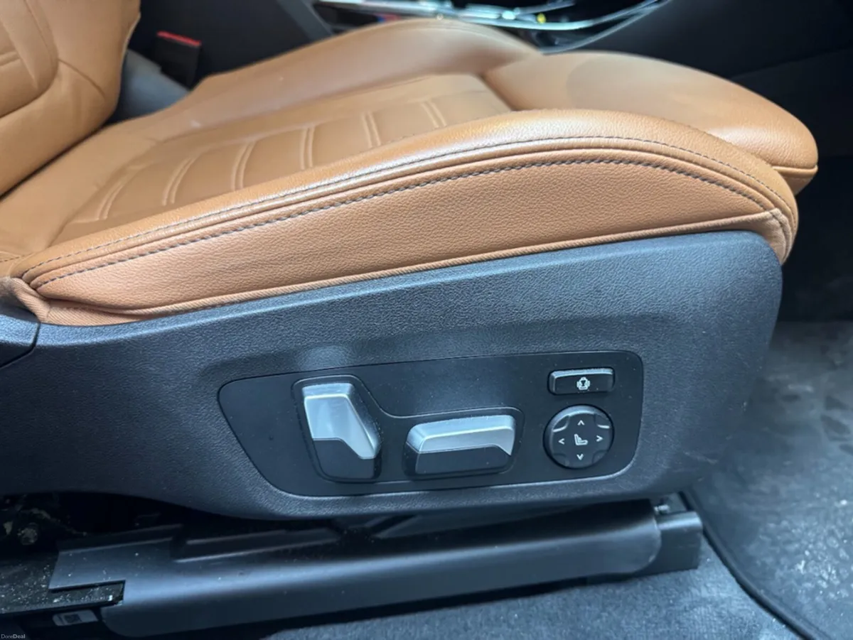 Volvo XC90 2023 VOLVO XC90 RECHARGE ULTIMATE T8 AW - Image 3