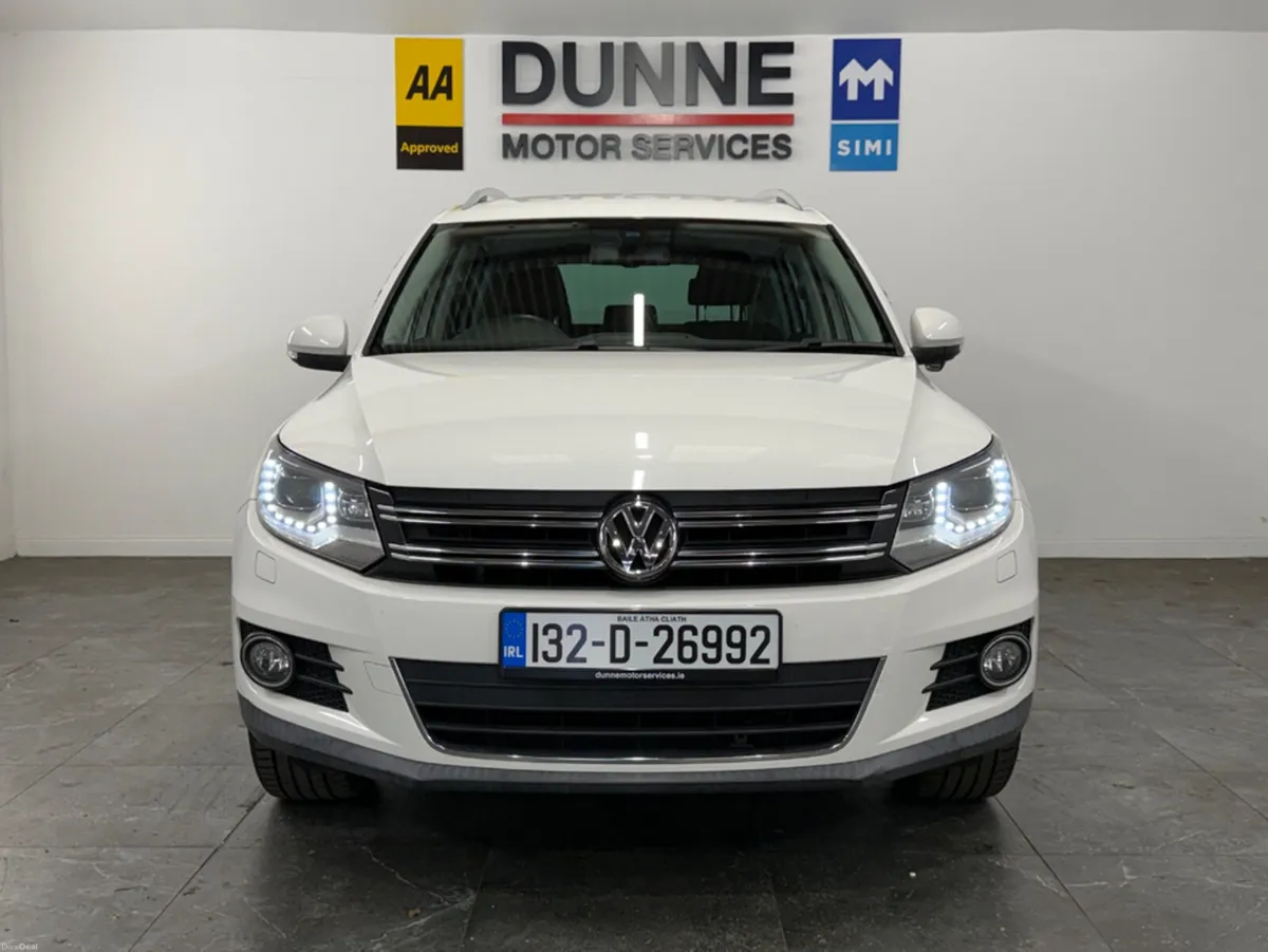 Volkswagen Tiguan **TOUCHSCREEN BLUETOOTH RADIO ** - Image 3