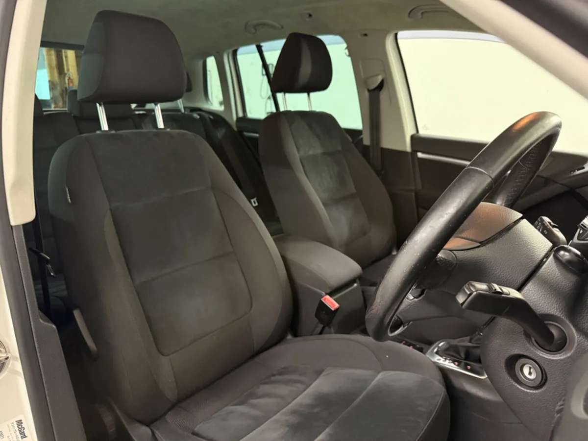 Volkswagen Tiguan **TOUCHSCREEN BLUETOOTH RADIO ** - Image 6