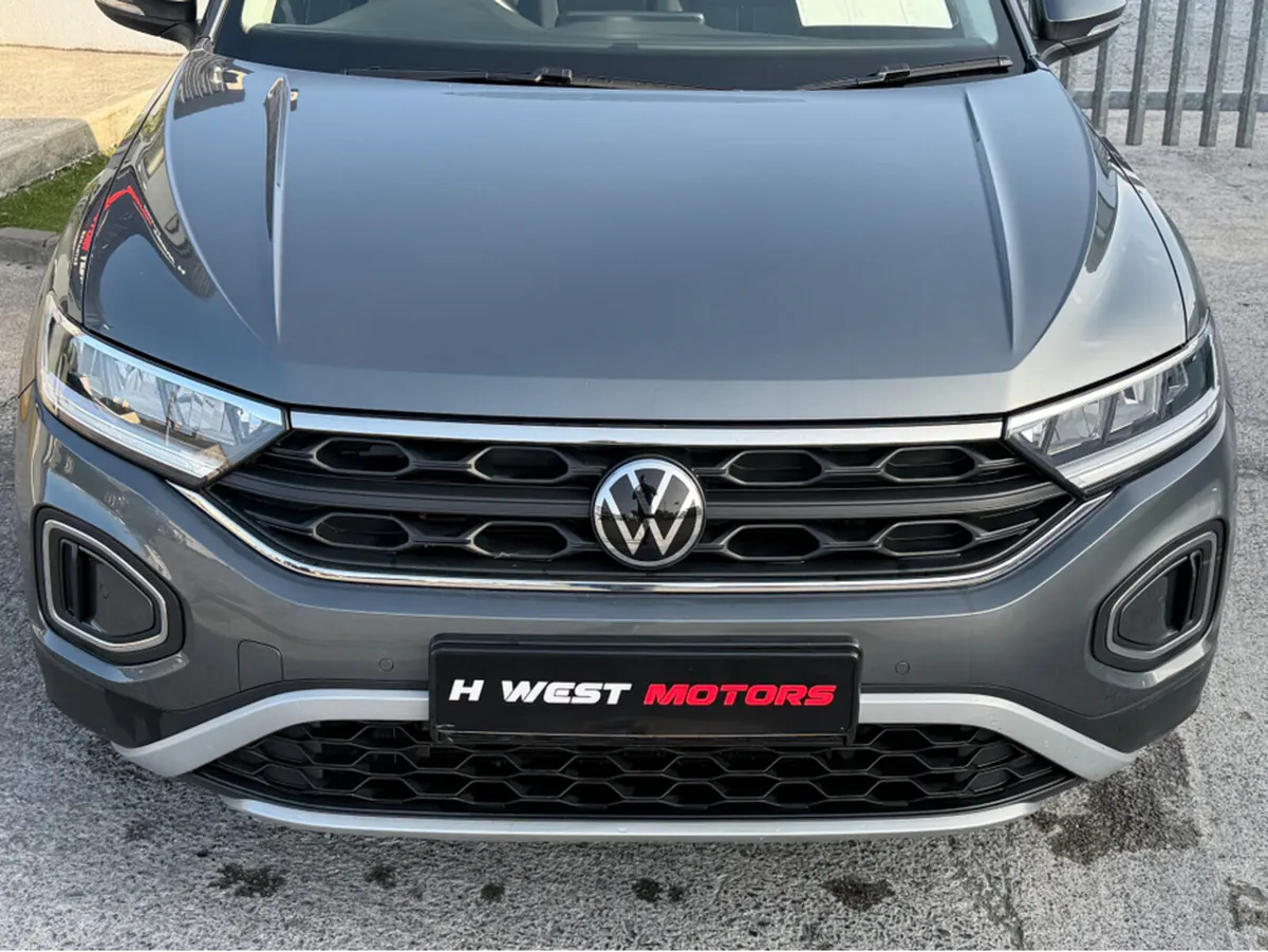 Volkswagen T-Roc LIFE 2.0 TDI MANUAL 6SPEED FWD 1 - Image 4