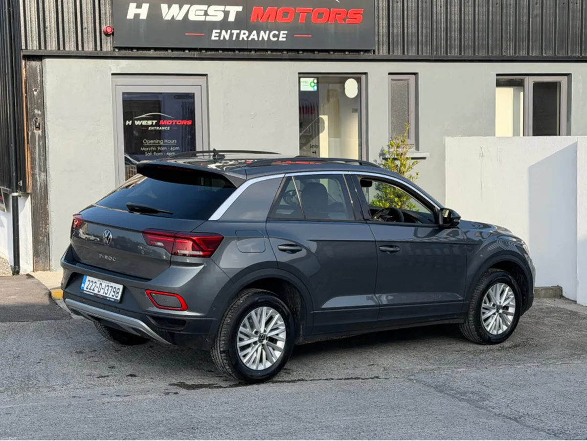 Volkswagen T-Roc LIFE 2.0 TDI MANUAL 6SPEED FWD 1 - Image 3