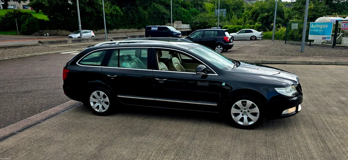 Skoda Superb High Spec Nct 02.2027 Tax 11.2026 - Image 6
