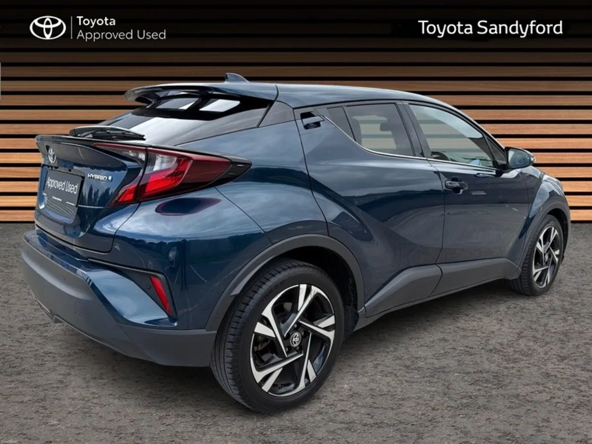Toyota C-HR HYBRID SPORT // REAR CAMERA // BLUETOO - Image 2