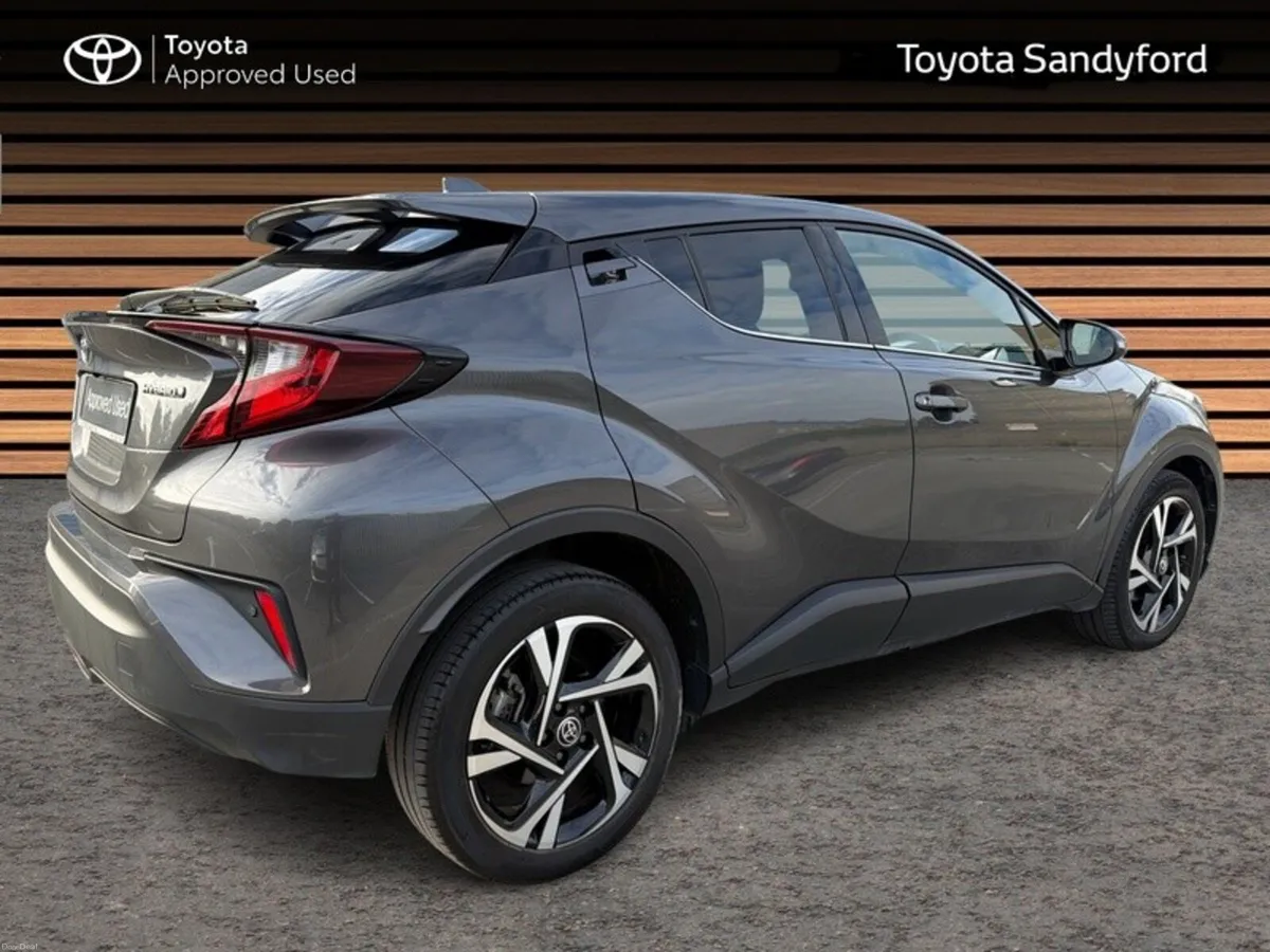 Toyota C-HR HYBRID SPORT // REAR CAMERA // BLUETOO - Image 2