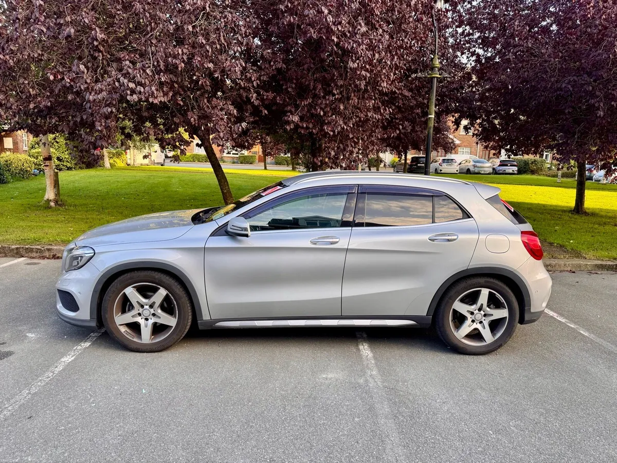 MERCEDES BENZ GLA 180 AMG LINE*LEATHER MEMO SEAT* - Image 3