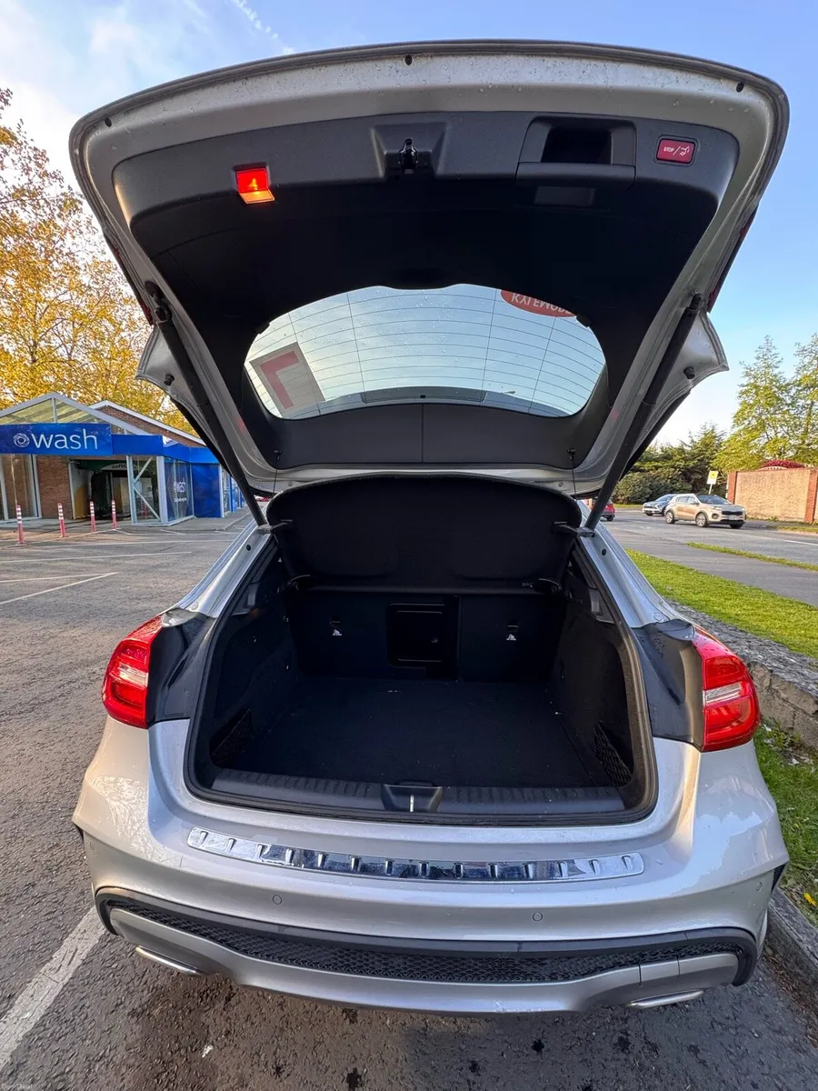 MERCEDES BENZ GLA 180 AMG LINE*LEATHER MEMO SEAT* - Image 5