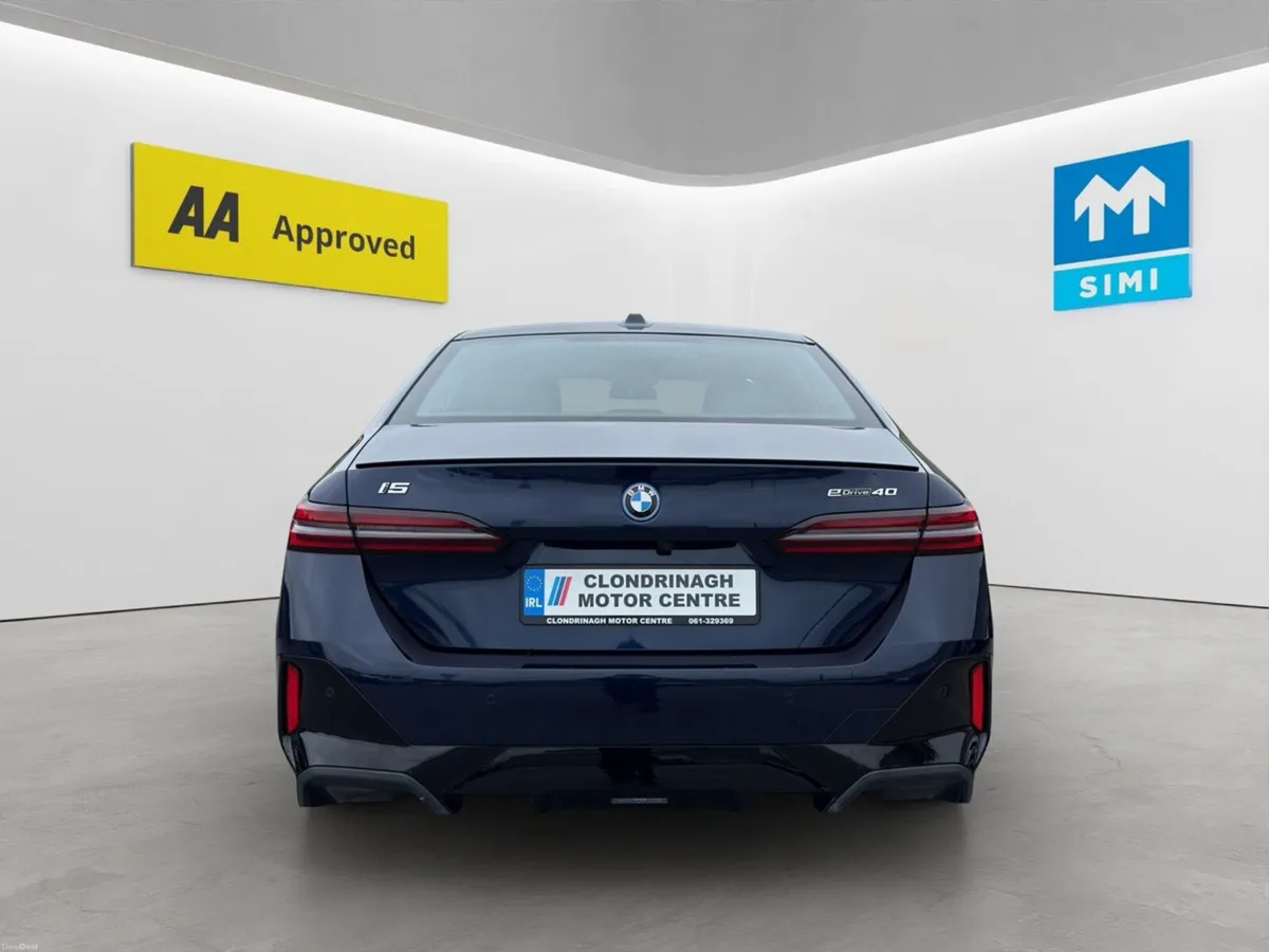 BMW i5 eDrive40 M SPORT PRO G60 - 242 Reg - Image 5