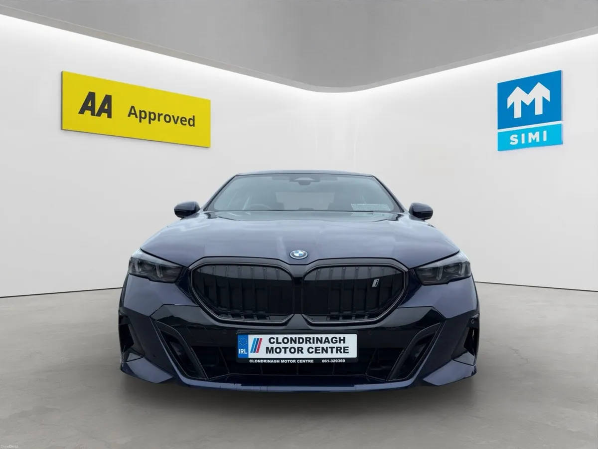 BMW i5 eDrive40 M SPORT PRO G60 - 242 Reg - Image 2