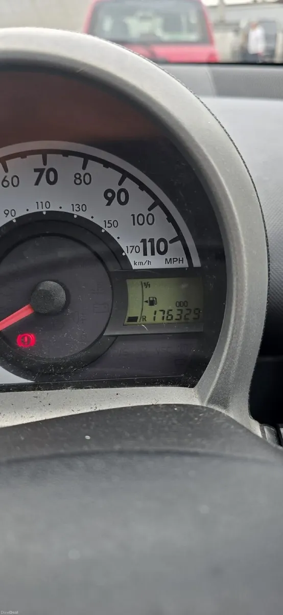 Toyota Aygo 2010 - Image 2