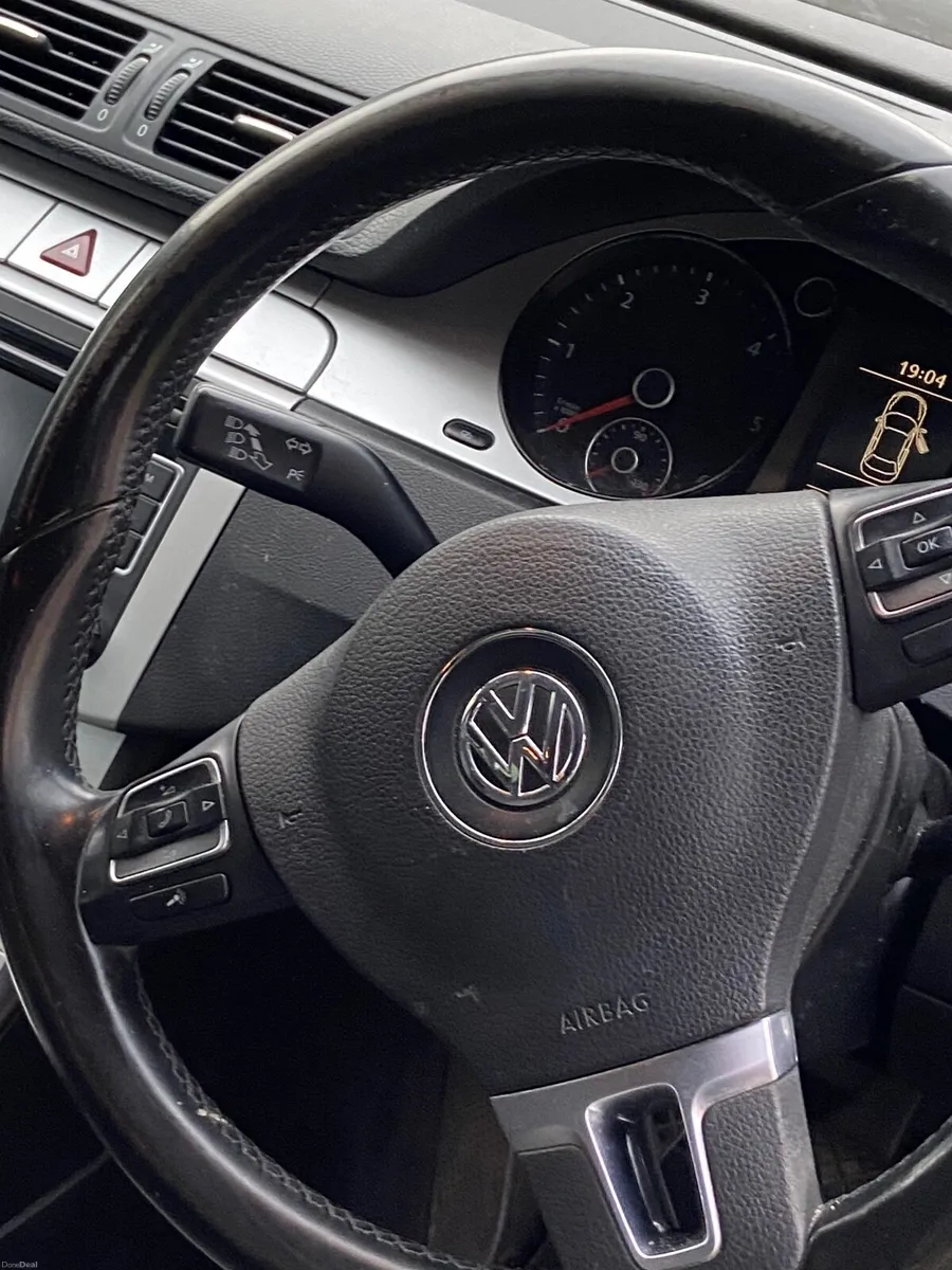 Volkswagen Passat 2009 - Image 4