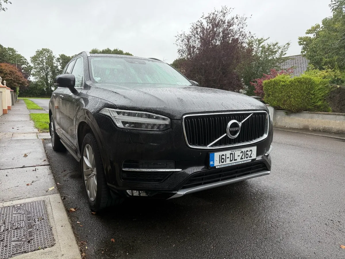 Volvo XC90 D5 Momentum - Image 1