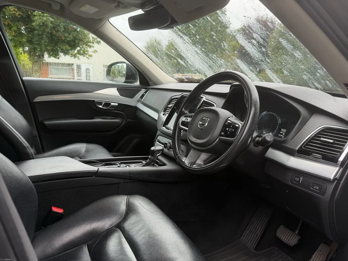 Volvo XC90 D5 Momentum - Image 5