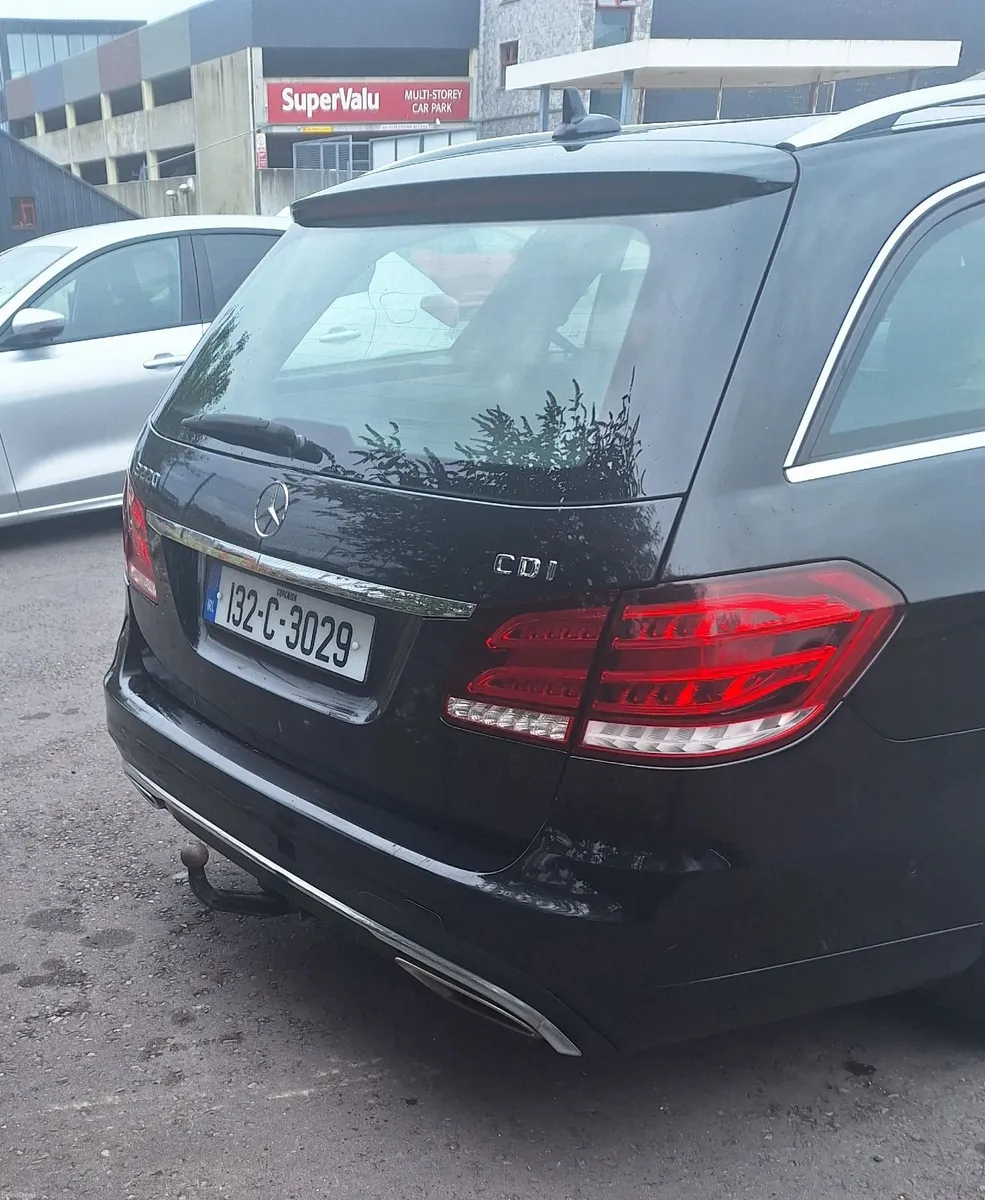 Mercedes-Benz E-Class 2013 - Image 2