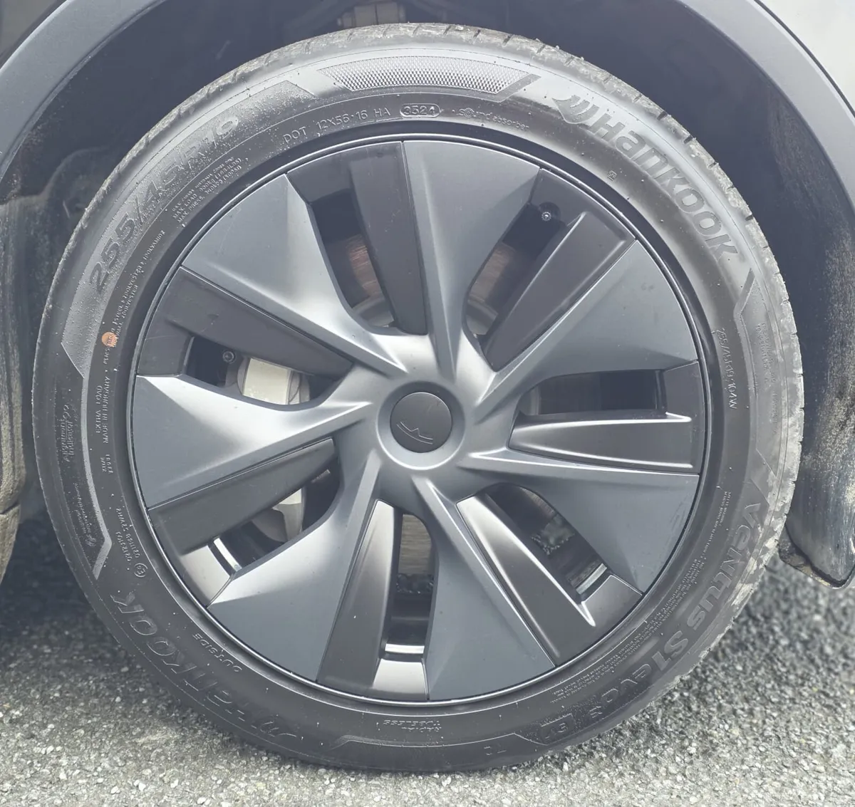 Tesla Model Y Long Range RWD (242) - Image 6