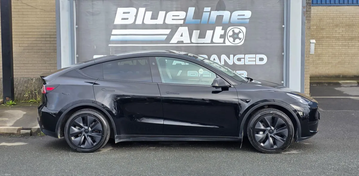 Tesla Model Y Long Range RWD (242) - Image 5