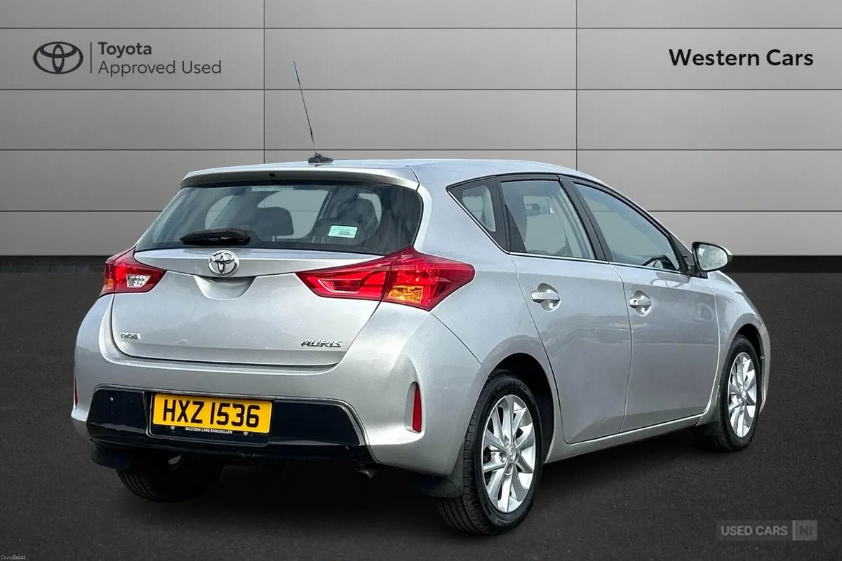 Toyota Auris 1.4 D-4D Icon Euro 5 (s/s) 5dr - Image 2