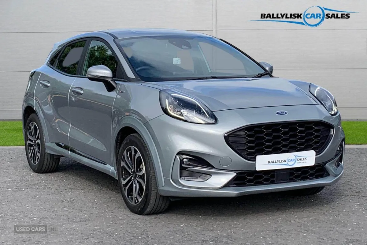 Ford Puma 1.0T 125PS ST-Line Auto in Solar Silver - Image 1