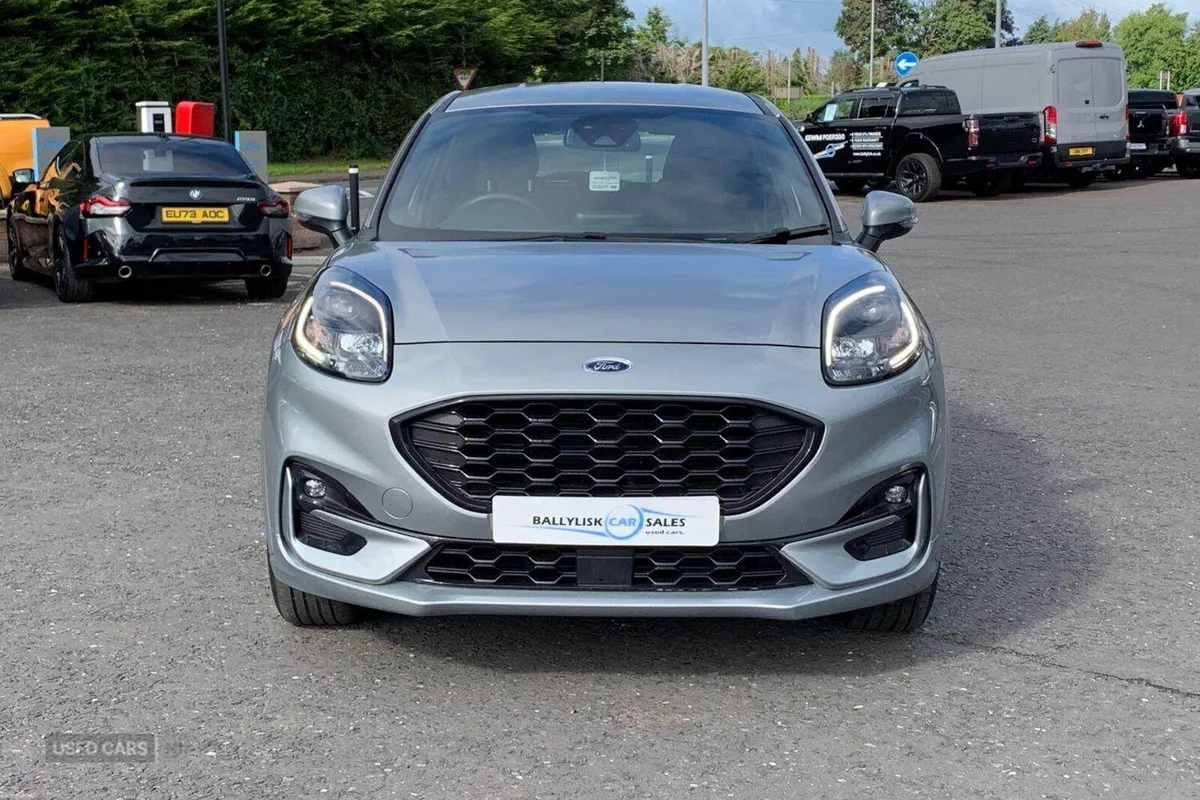 Ford Puma 1.0T 125PS ST-Line Auto in Solar Silver - Image 4