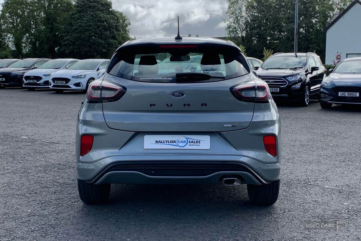 Ford Puma 1.0T 125PS ST-Line Auto in Solar Silver - Image 5
