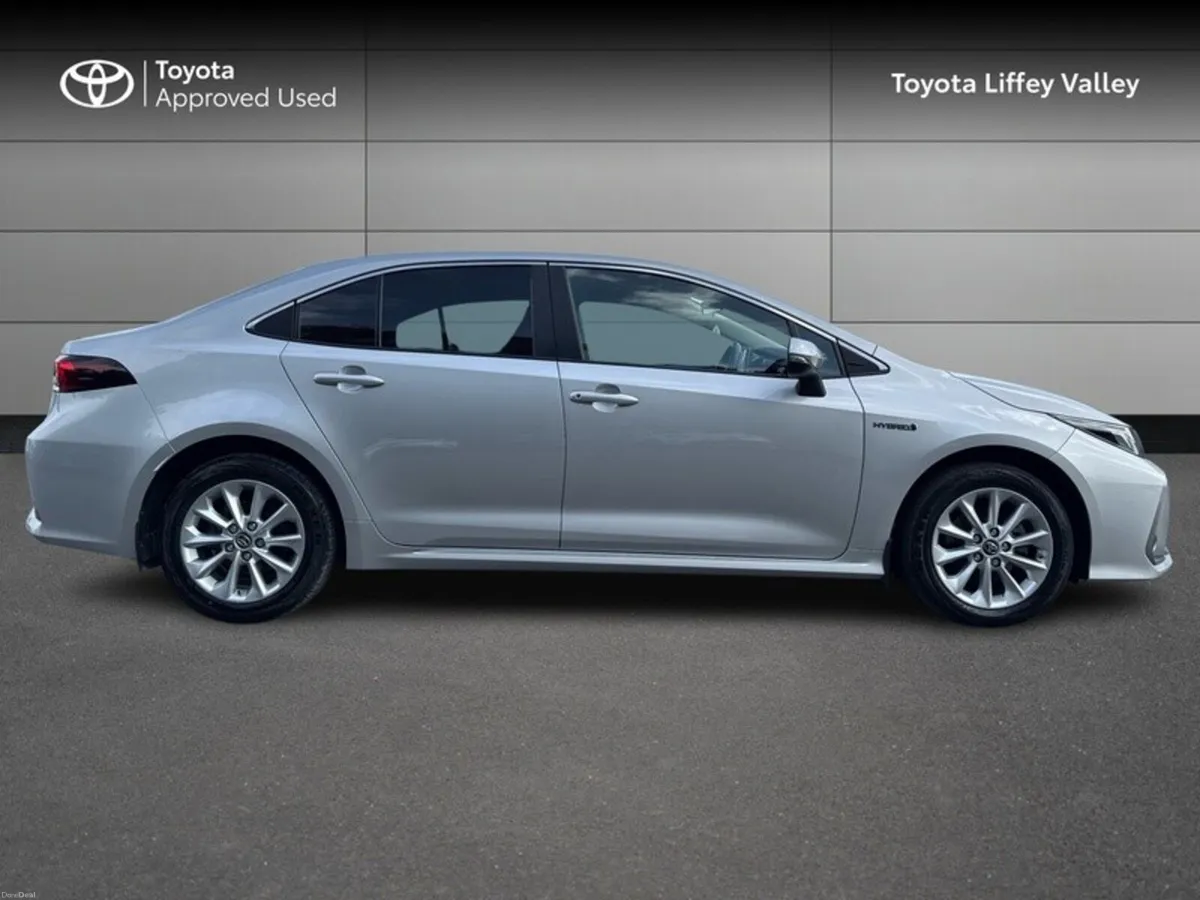Toyota Corolla COROLLA HYBRID LUNA SAOON - Image 3