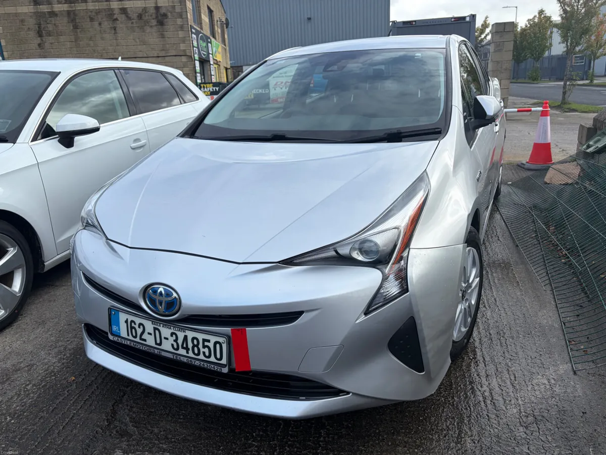 2016 toyota Prius 1.8 hybrid automatic - Image 3
