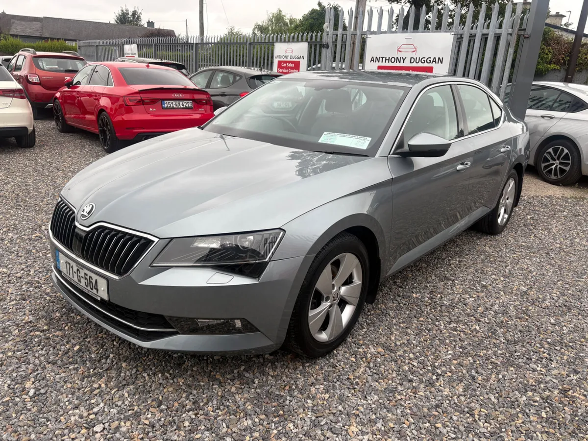 2017 Skoda Superb VERY LOW KMS - Image 5