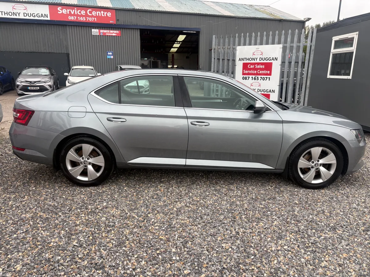 2017 Skoda Superb VERY LOW KMS - Image 2