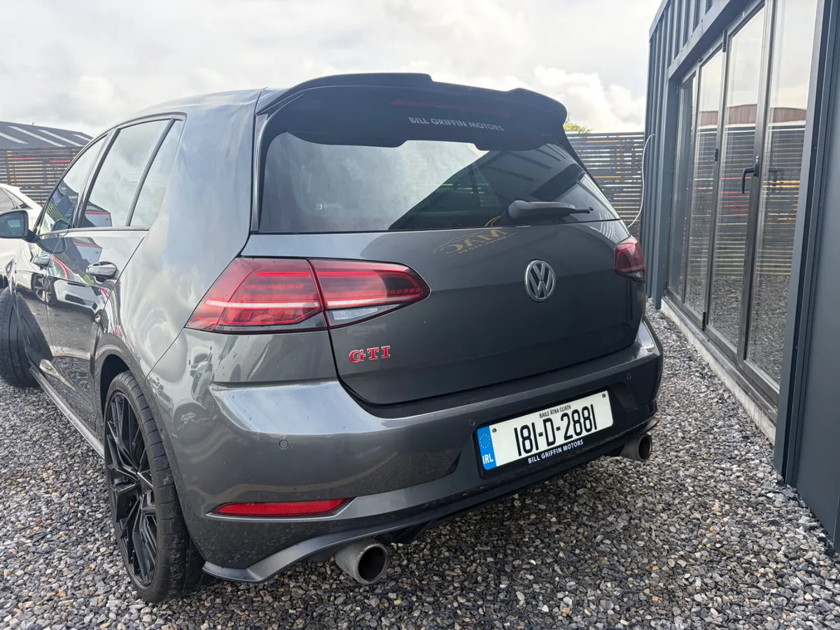 Volkswagen Golf GTI Performance Pack - Image 3