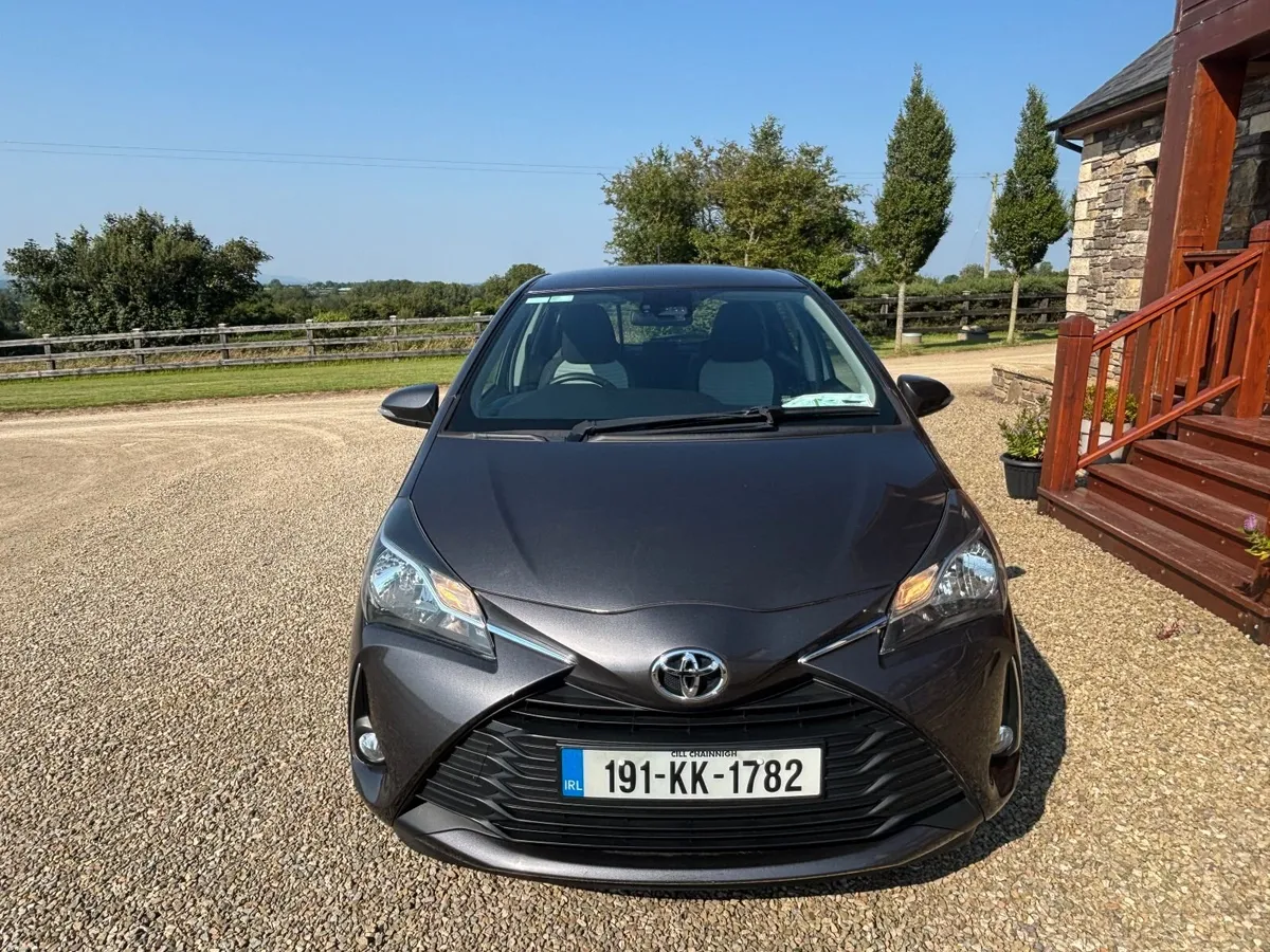 Toyota Yaris 2019 - Image 2