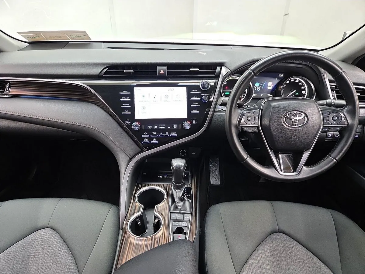 Toyota Camry G 2.5 Hybrid - Image 3