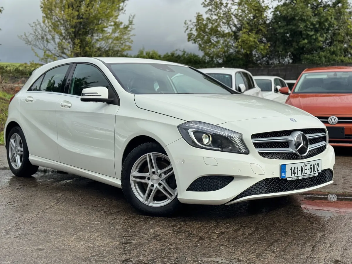 MERCEDES A180 1.6L Petrol Auto 2014 33000KM 2 KEYS - Image 1