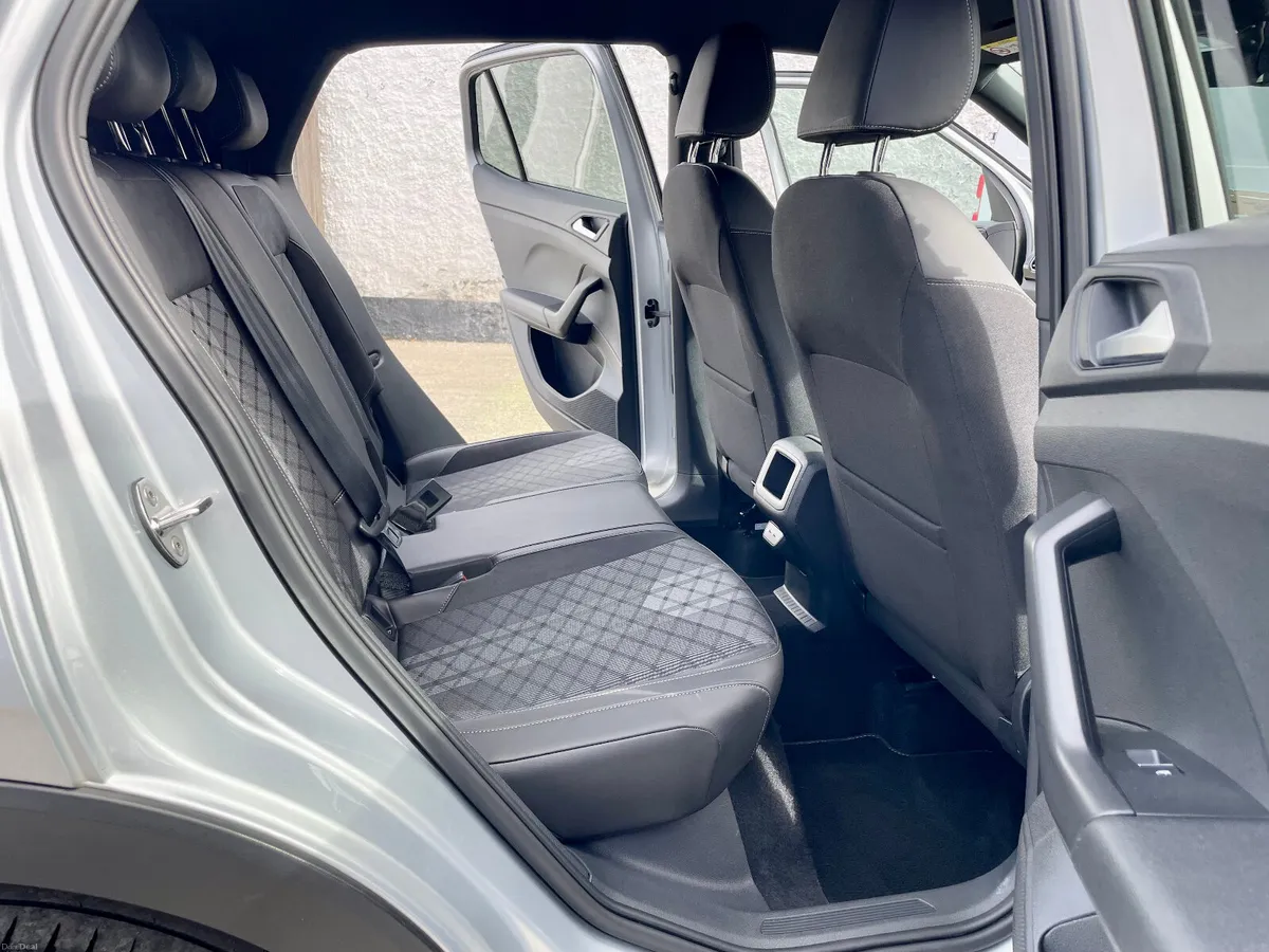 Volkswagen T-Cross R-Line 1.0 Petrol Manual,2024 - Image 4