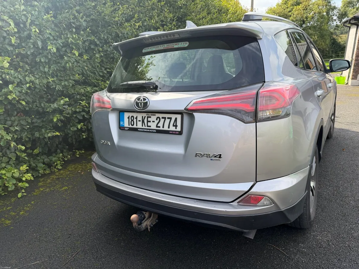 Toyota RAV4 2018 2.0 diesel - Image 4