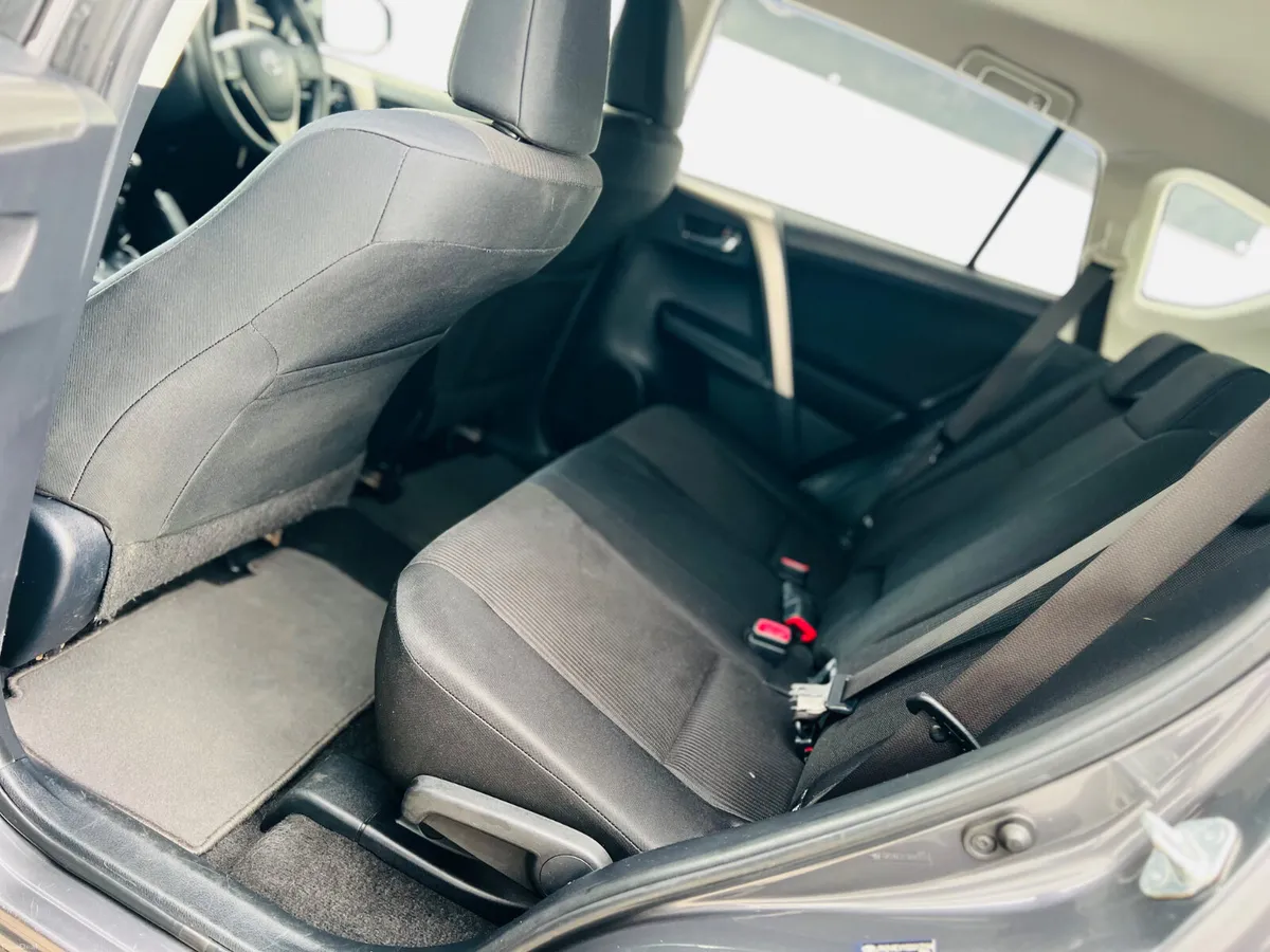 2014 Toyota RAV4  2.0 D4D Aura - Image 5